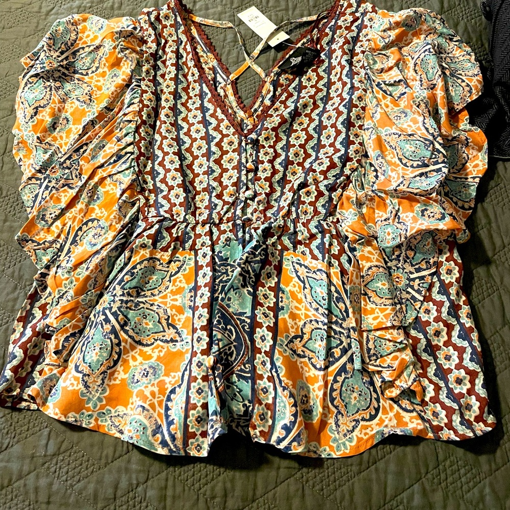 Colorful summer top!